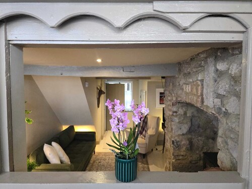 Hook House: 17th Century Dartmoor Retreat