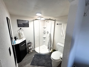 Bathroom - Buffalo Bonanza Bungalow (Amarillo)