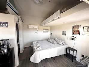Room - Buffalo Bonanza Bungalow (Amarillo)