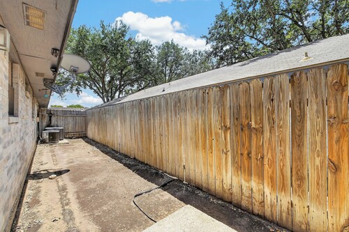 Cozy North McAllen Condo - Walk to Bill Schupp Park - 103" Theater