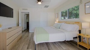 Iron/ironing board, WiFi, bed sheets - Old Town Family 4BR Hot Tub Swing Set Office A+Loc (Scottsdale)