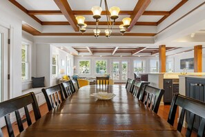 Dining - Wedding Cake House / Iconic Lake Macatawa Retreat (Holland)