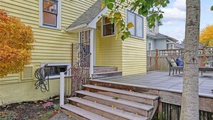 Terrace/patio - Charming Tudor Retreat — Steps from Green Lake (Seattle)