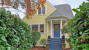 Exterior - Charming Tudor Retreat — Steps from Green Lake (Seattle)