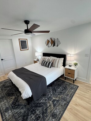 3 bedrooms, iron/ironing board, WiFi, bed sheets