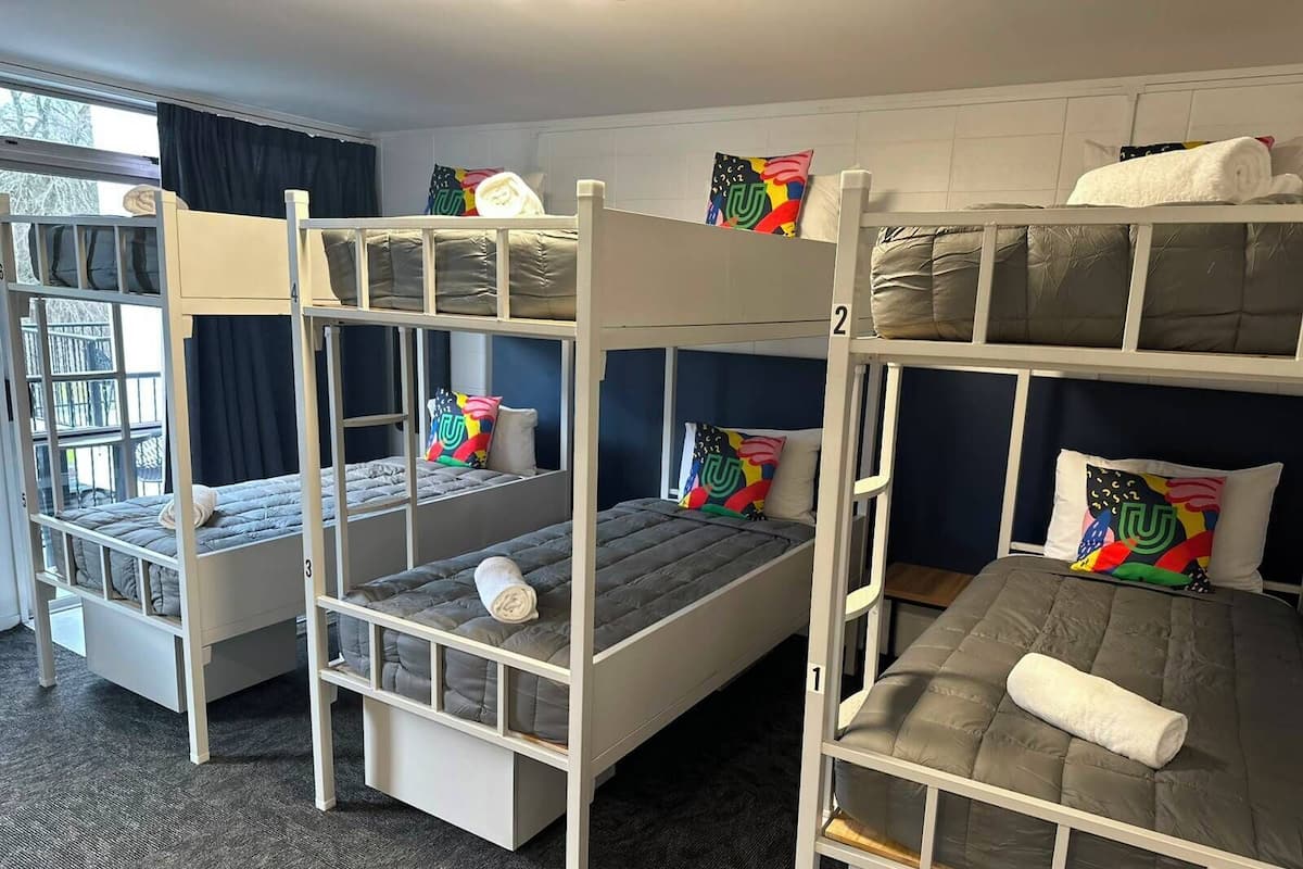 Shared Dormitory | Free WiFi