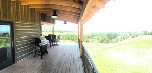 Outdoor dining - Hardy Hill Cabin (Sheridan)