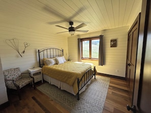 2 bedrooms, iron/ironing board, free WiFi, bed sheets - Hardy Hill Cabin (Sheridan)
