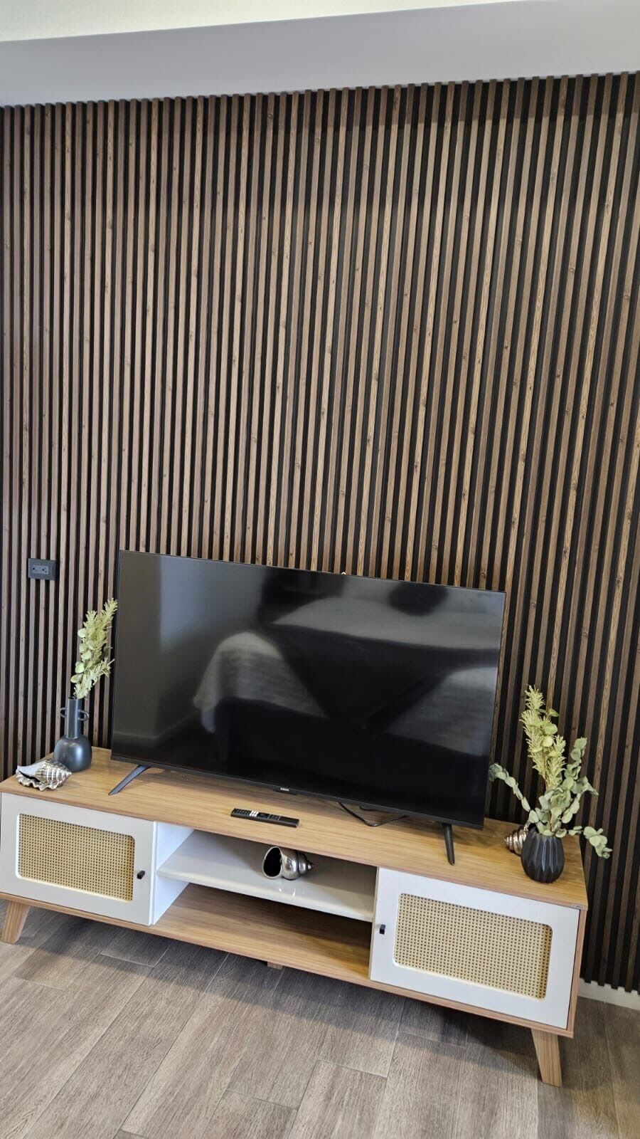 Iron/ironing board, WiFi (free)