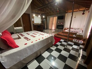 Room - Vrbo Property (São Leonardo)