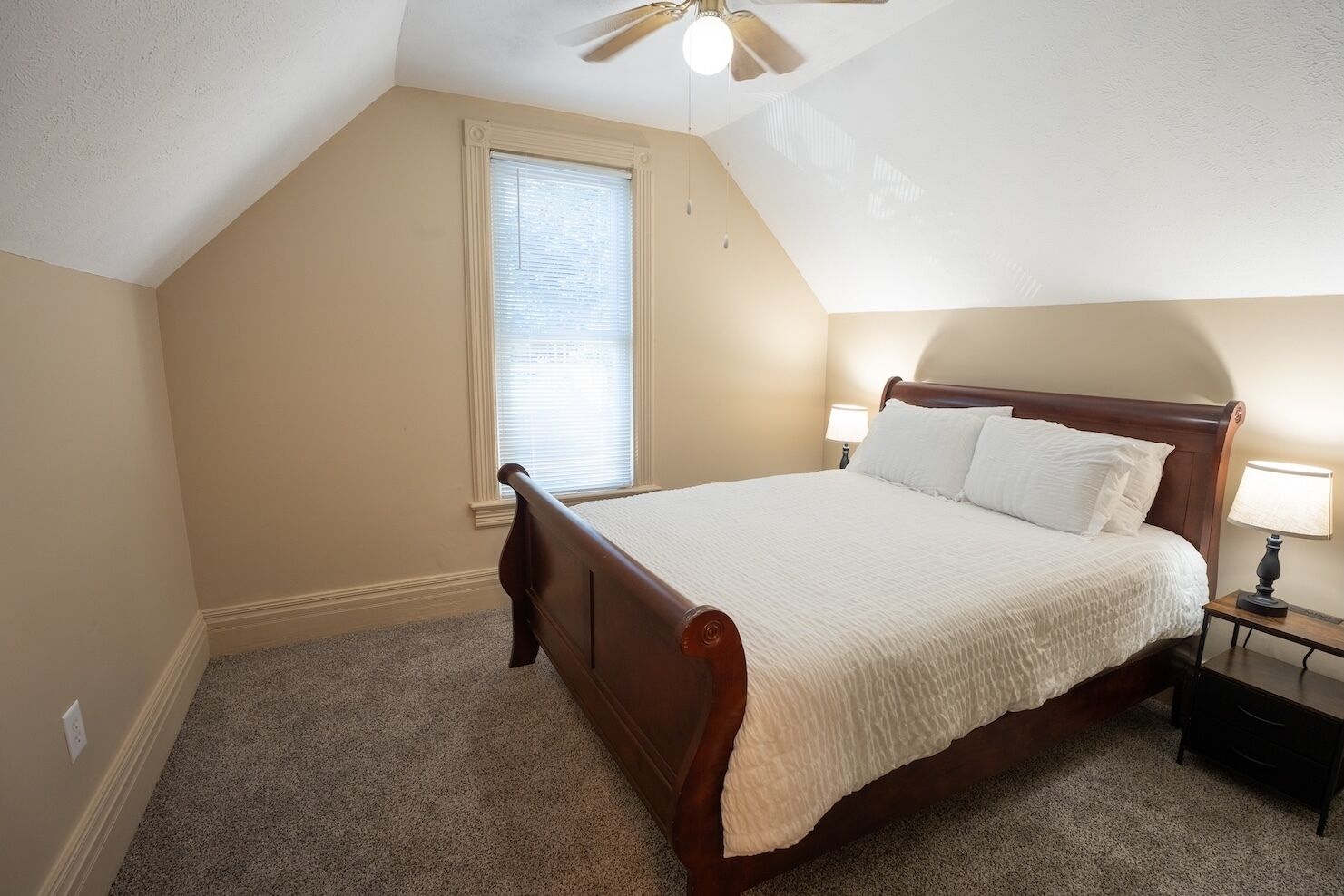 3 bedrooms, iron/ironing board, WiFi (free), bed sheets