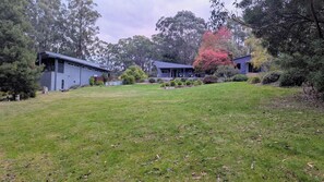 Exterior - Cute 2-bedroom cottage, opposite the MTB trailhead inForrest (Forrest)
