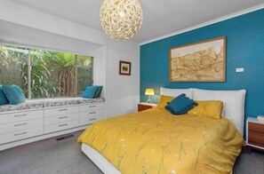 Room - Cute 2-bedroom cottage, opposite the MTB trailhead inForrest (Forrest)
