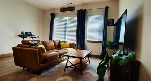 Mountain Modern Victor House 3 Bedrooms - Request to book replied to in minutes!