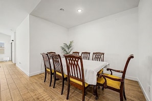 Dining - Turnkey 5BR Furnished Home - Ideal for Relocation & Insurance Housing (Maricopa)