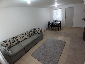 Living area - Vrbo Property (Ciudad Apodaca)