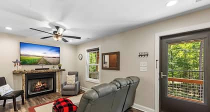 Catawba Ridge Cottage - Private 12-Acre Retreat