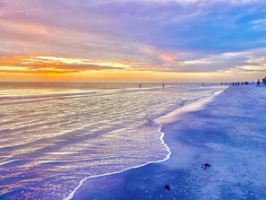 Beach - Fun, Spacious Beach Retreat with Beautiful Water Views. (Indian Shores)