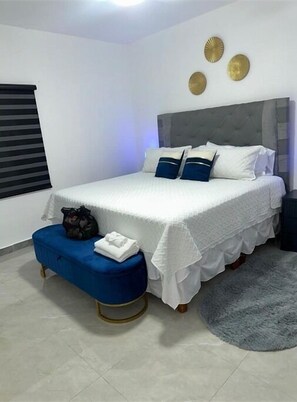 Iron/ironing board, WiFi, bed sheets - 3-bedroom Oceanview House with Poo, Gym, WiFi and AC in Runaway Bay St. Ann (Runaway Bay St. Ann)