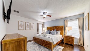 Unclassified image, 5 of 77, button - 639 - Stylish and newly renovated 6 Bedroom Home 5 Star (Davenport)