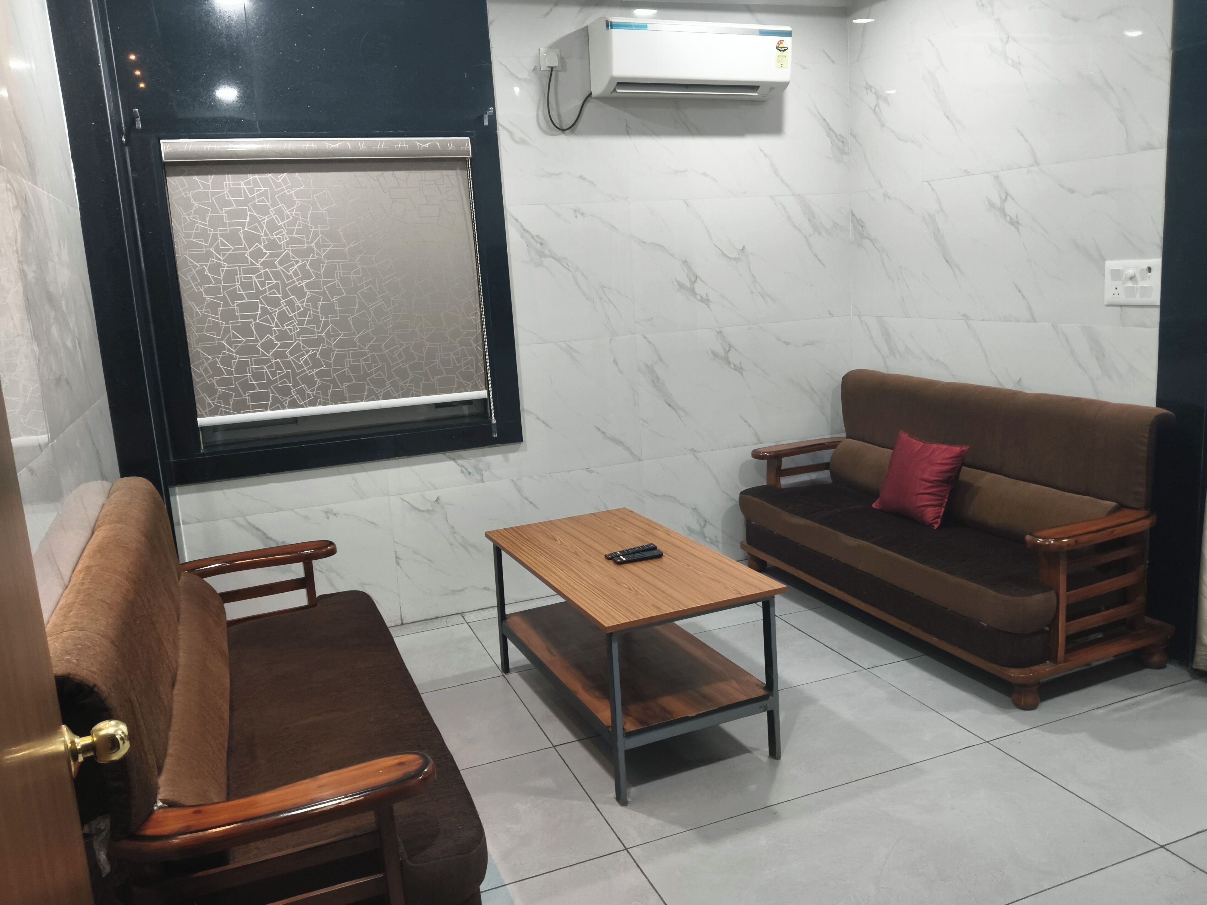 Deluxe Suite | Living area