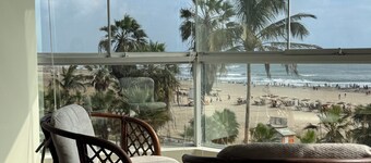 Brand-new Oceanfront Luxury Apartment at Malecon Seoane Pimentel