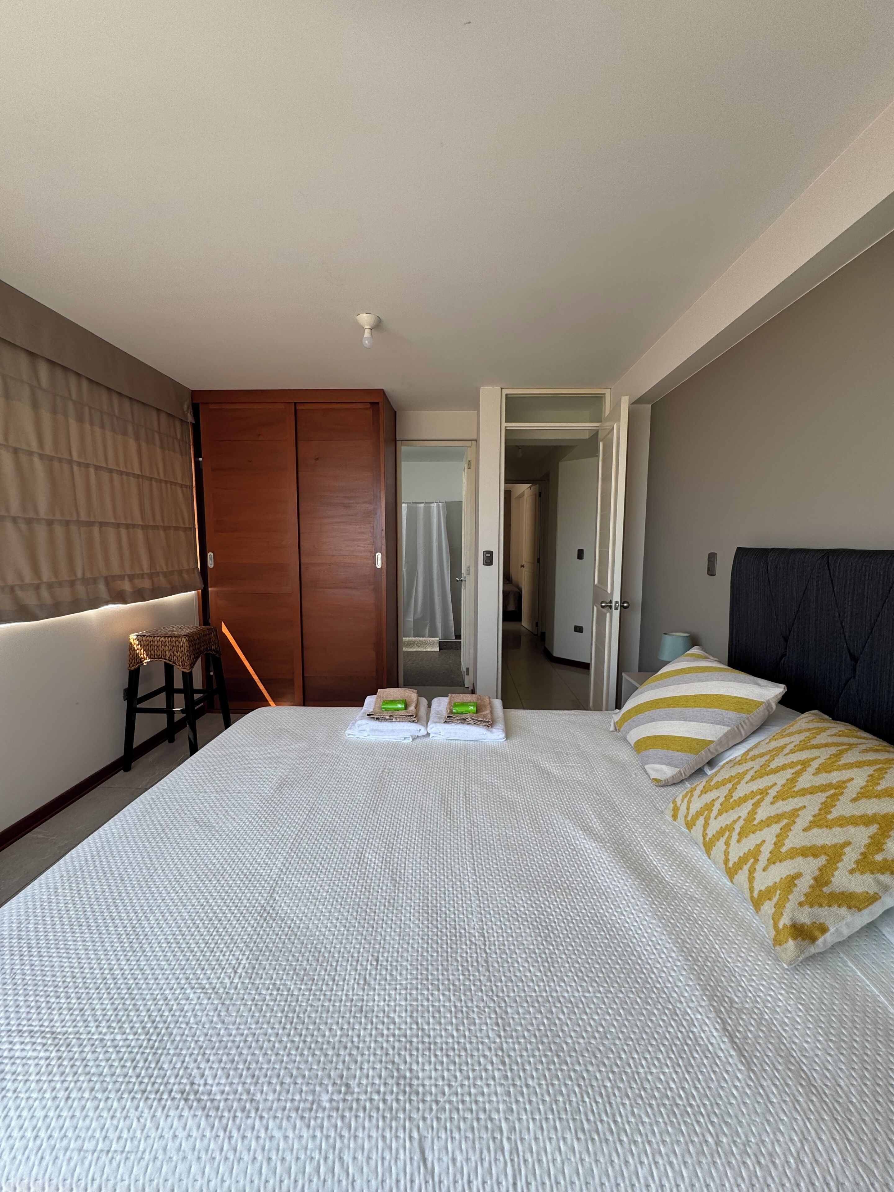 2 chambres, fer et planche à repasser, draps fournis