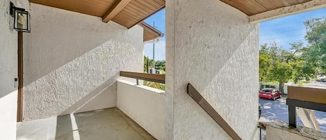 Apartment, Non Smoking, Air conditioning | Property grounds