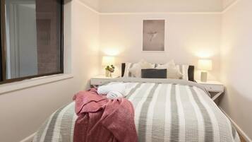 Iron/ironing board, WiFi, bed sheets