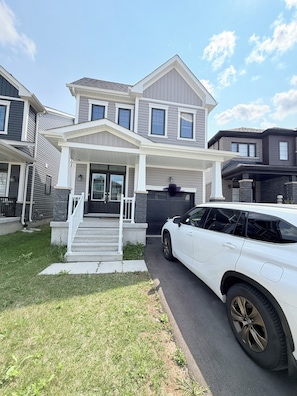Exterior - Family Home Near Niagara Falls | Thorold | Minutes drive to all attractions (Thorold)
