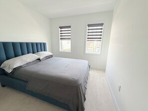 Room - Family Home Near Niagara Falls | Thorold | Minutes drive to all attractions (Thorold)