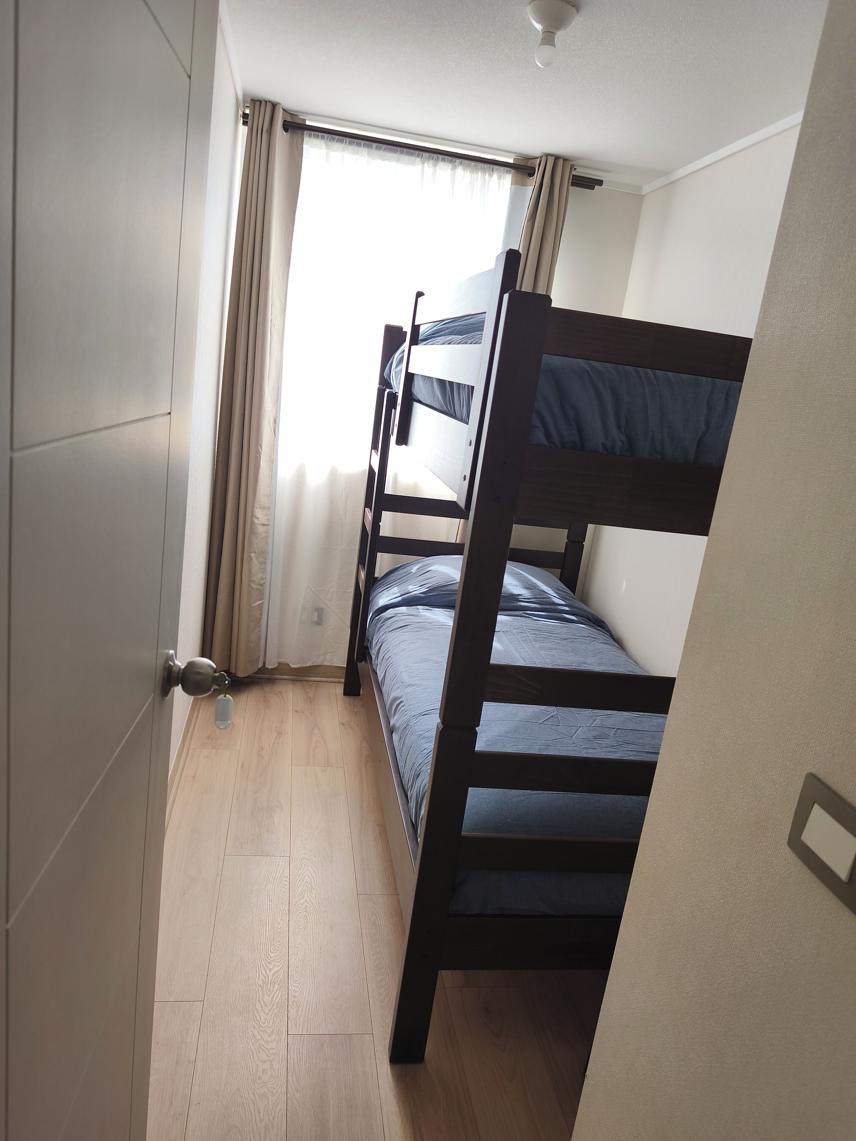 Iron/ironing board, Internet, bed sheets
