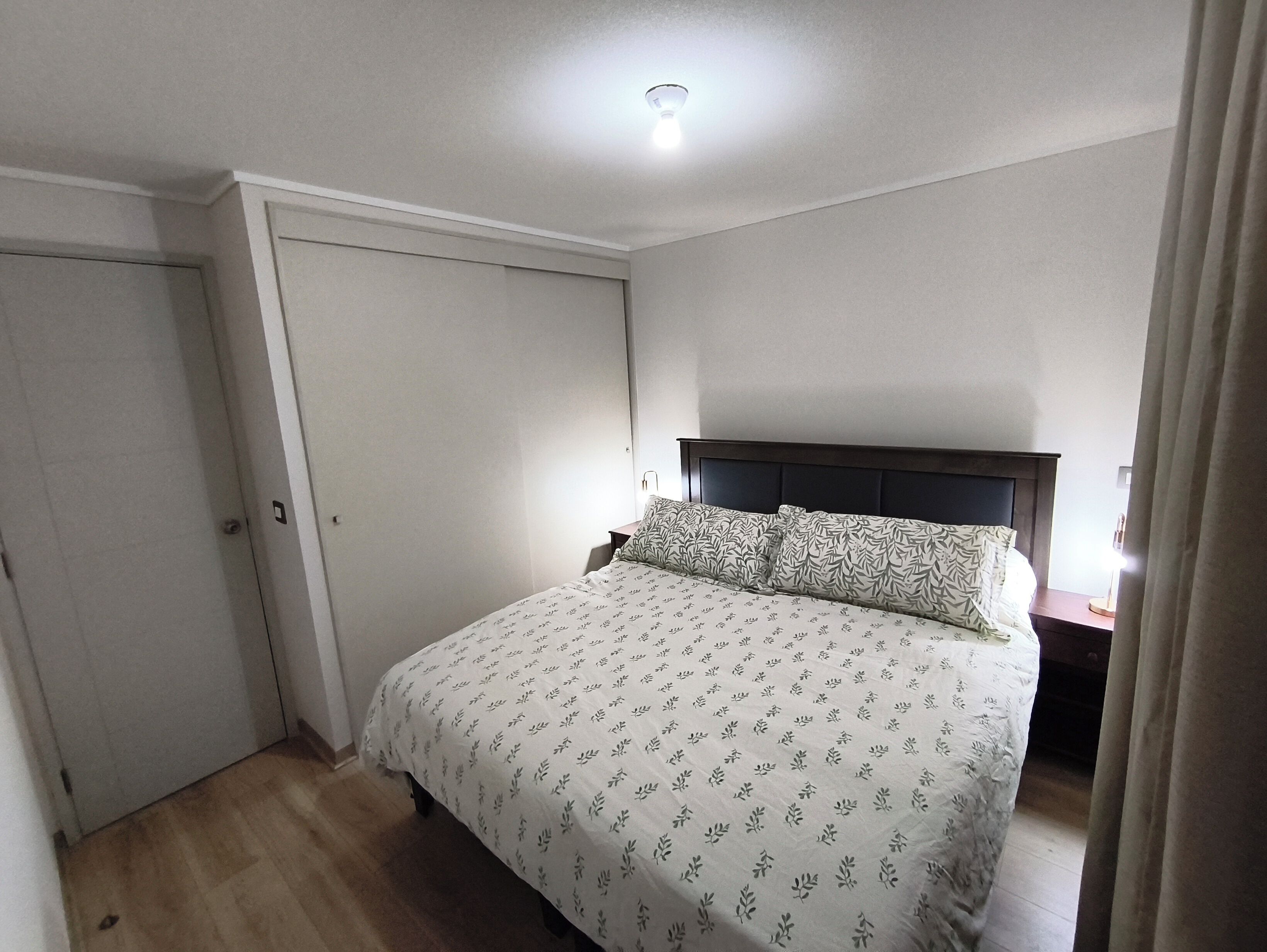 Iron/ironing board, internet, bed sheets