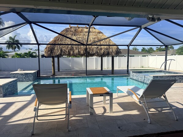 Pool - Casa del Sol Bonita 3 Min to the Beach, Game Room, and huge pool with spa (Bonita Springs)