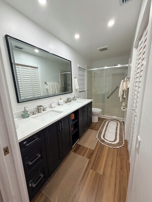 Bathroom - Casa del Sol Bonita 3 Min to the Beach, Game Room, and huge pool with spa (Bonita Springs)