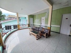 Khuôn viên nơi lưu trú