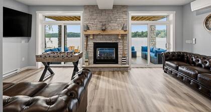 New Luxury Lakefront ~ Dock ~ Kayak ~ HotTub ~ Sauna ~ Game Room ~ Next to beach