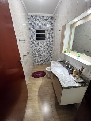Bathroom - Vrbo Property (Serra Negra)