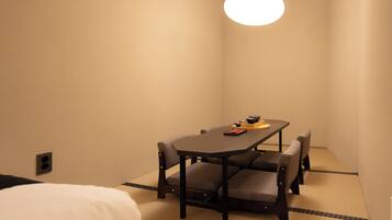 Double Room | Dining