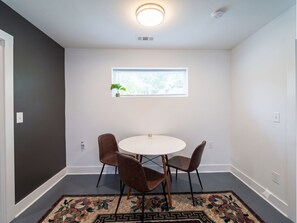 Dining - Nashville 1BR • Private Entrance • King Bed (Nashville)