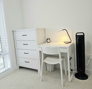 Interior - PINE: Private Room with Private Bathroom in Toronto, Canada (Toronto)