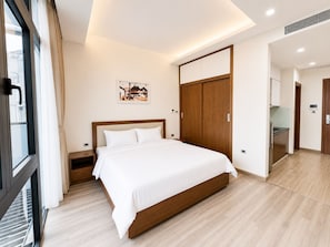 Desk, free WiFi - Eco Nest Residence (Ba Dinh)