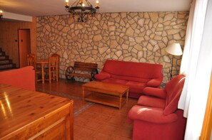 Living area - Complejo Hotelero La Brana (Aller)