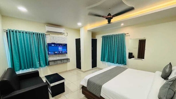 Ảnh chưa phân loại, 1 trong số 16 ảnh, nút