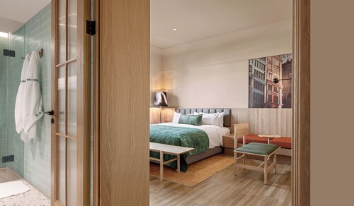 P d PANDA HOTEL