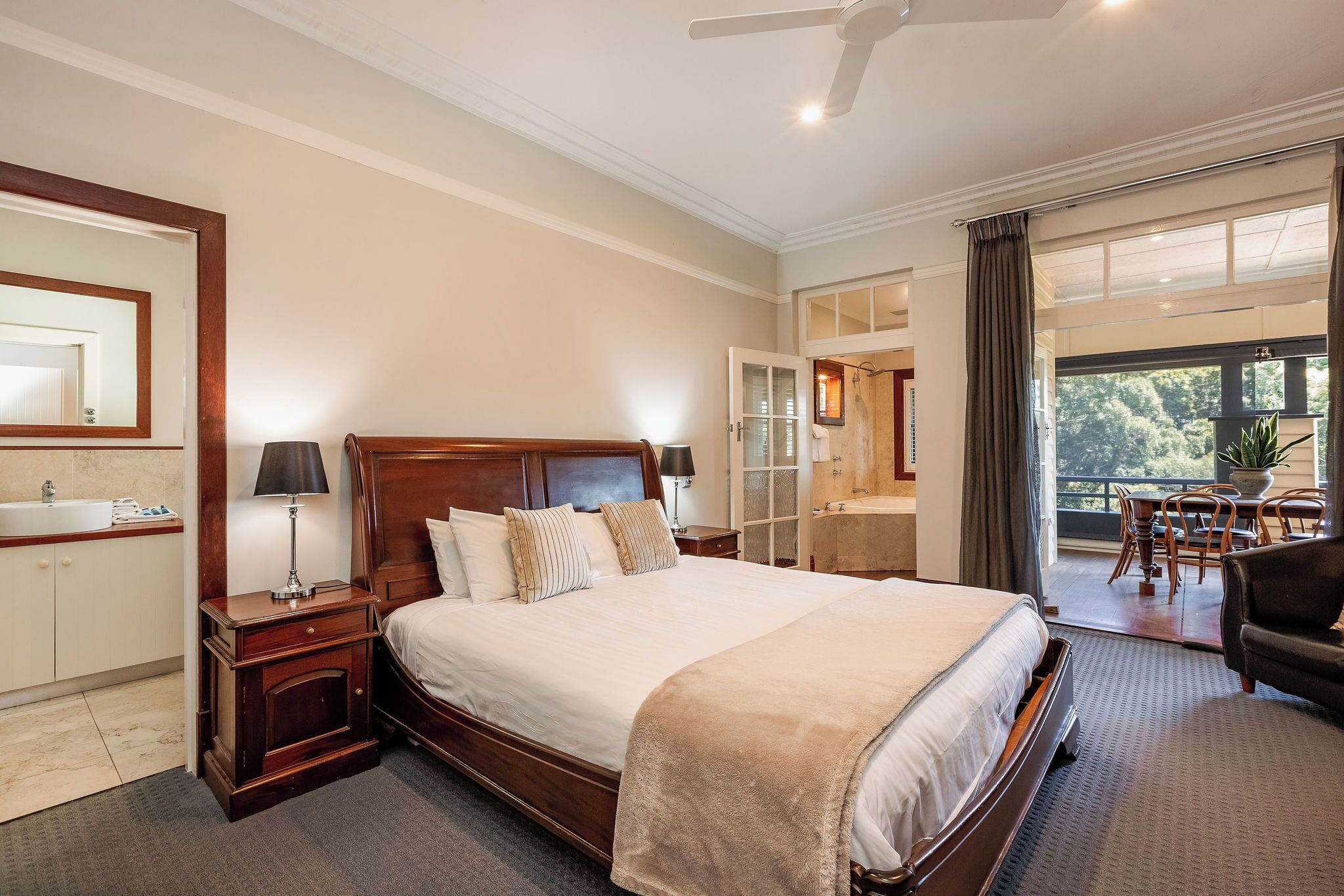 Luxury Room, Garden View | Minibar, in-room safe, WiFi (free), bed sheets