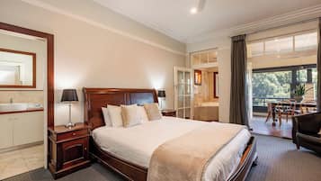 Luxury Room, Garden View | Minibar, in-room safe, WiFi (free), bed sheets
