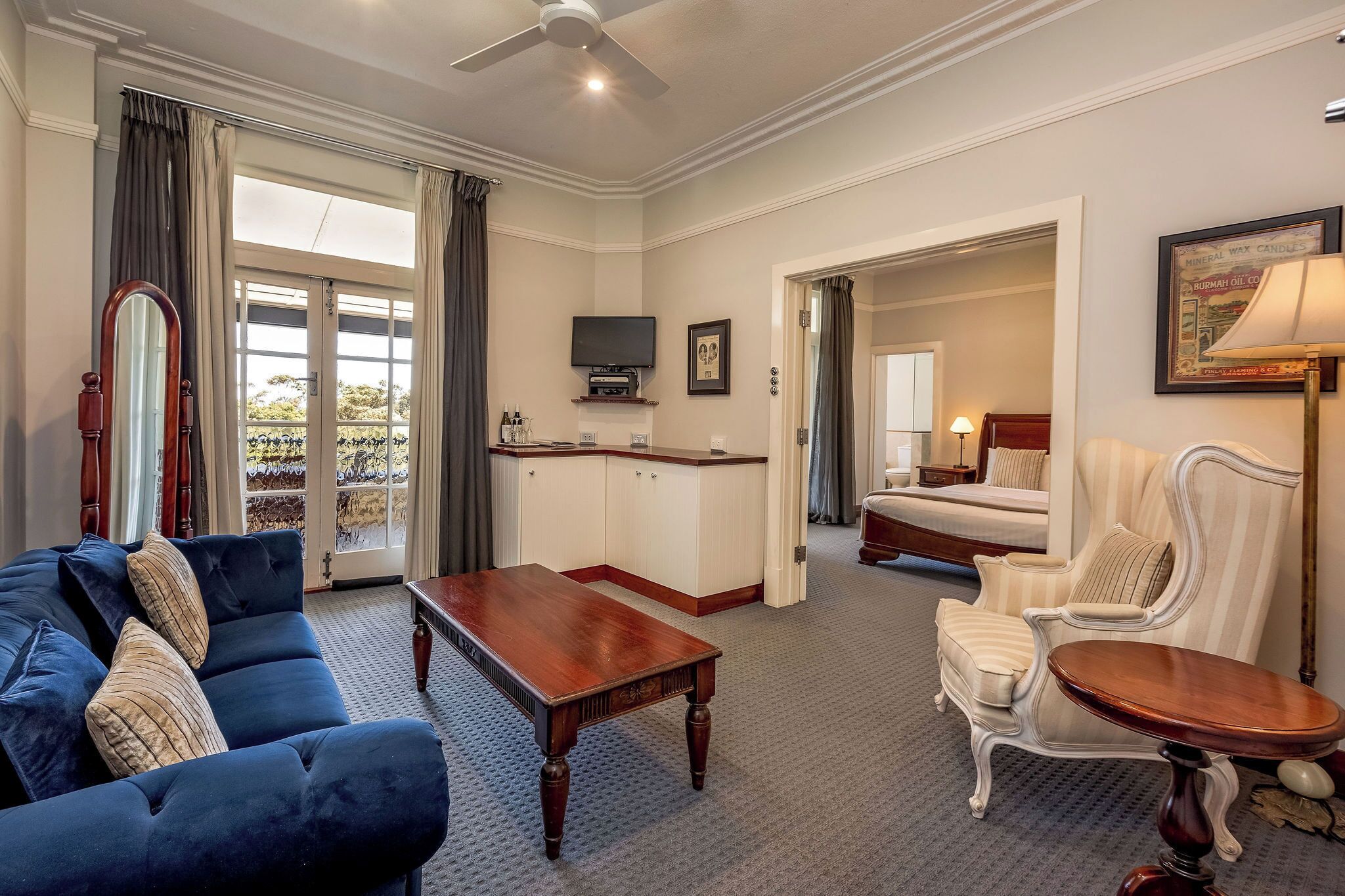 Honeymoon Room, Ocean View | Living area