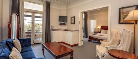Honeymoon Room, Ocean View | Living area