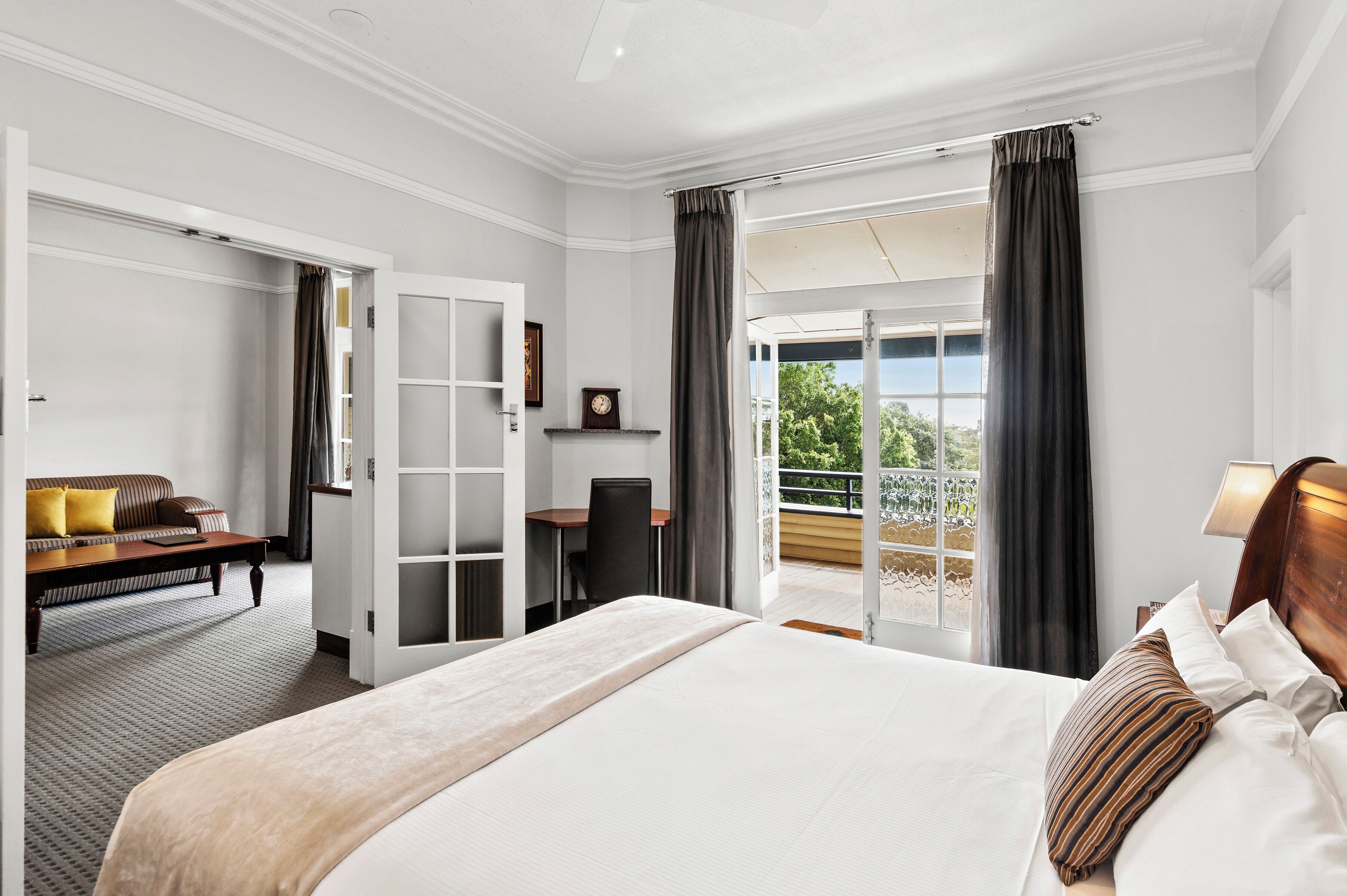 Habitación de luna de miel, vistas al mar | Minibar, caja fuerte, wifi gratis y ropa de cama